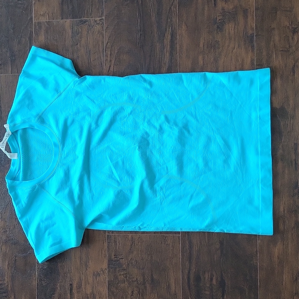 Lululemon swiftly tech short sleeve